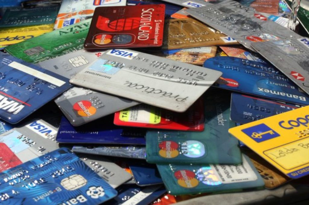 Crece uso de tarjeta de crédito en México