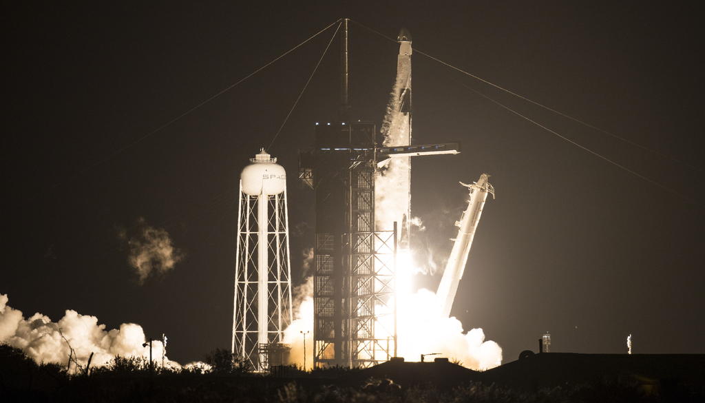 Primera misión conjunta de NASA y SpaceX a EEI volverá a la Tierra el sábado