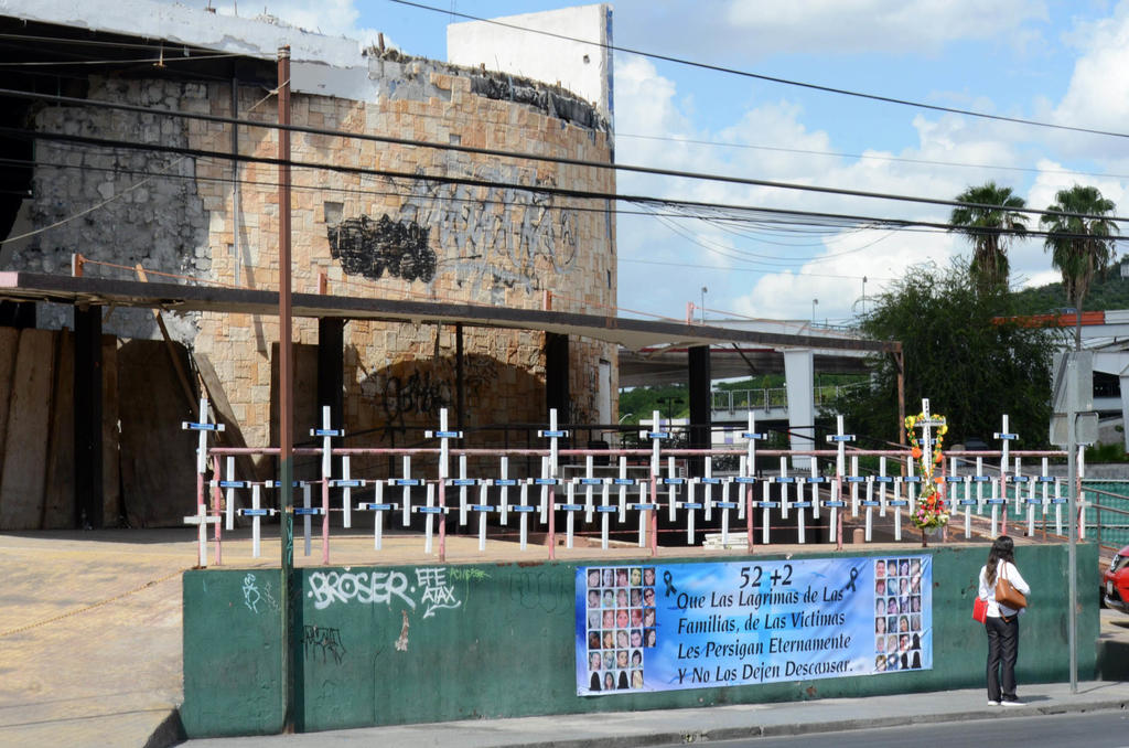 Destruyen memorial de víctimas de atentado en Casino Royale de Monterrey