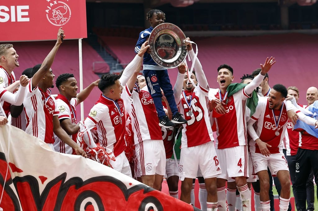 El Ajax amarra su título 35 con una goleada