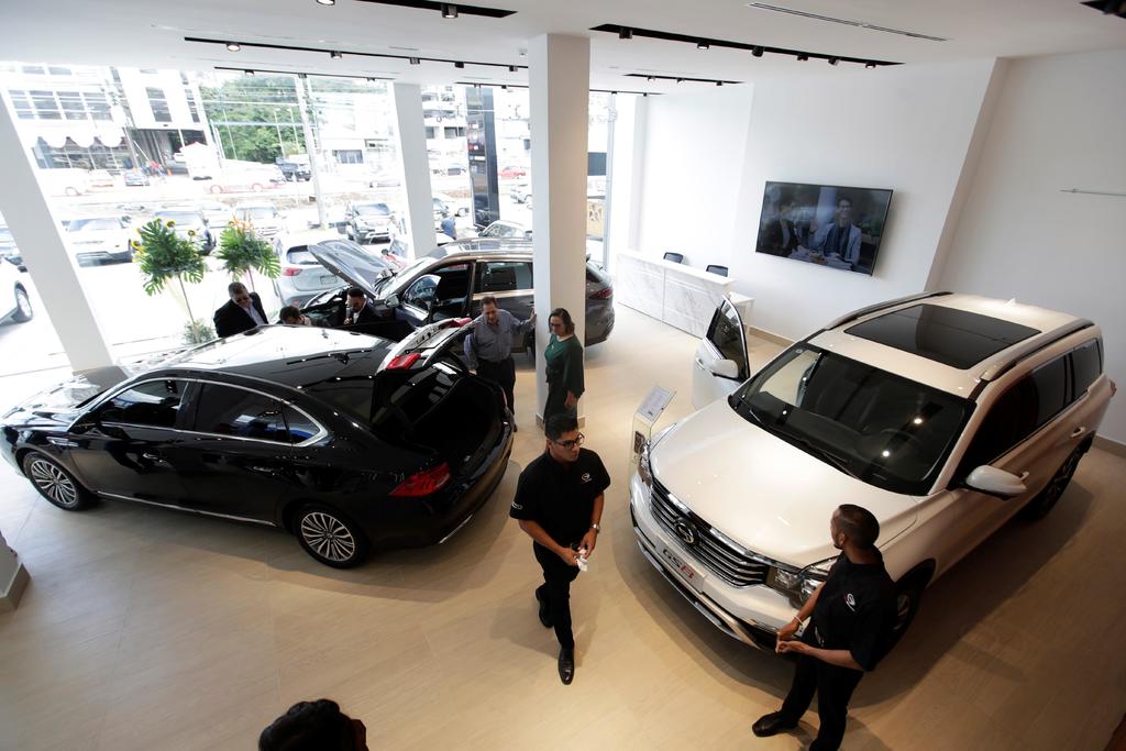 Crece 139 % venta de autos en abril en México