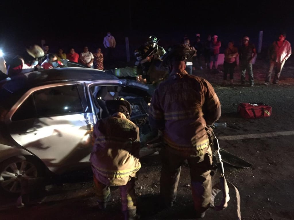 Se accidentan tres mujeres a bordo de un vehículo en la Durango-Parral