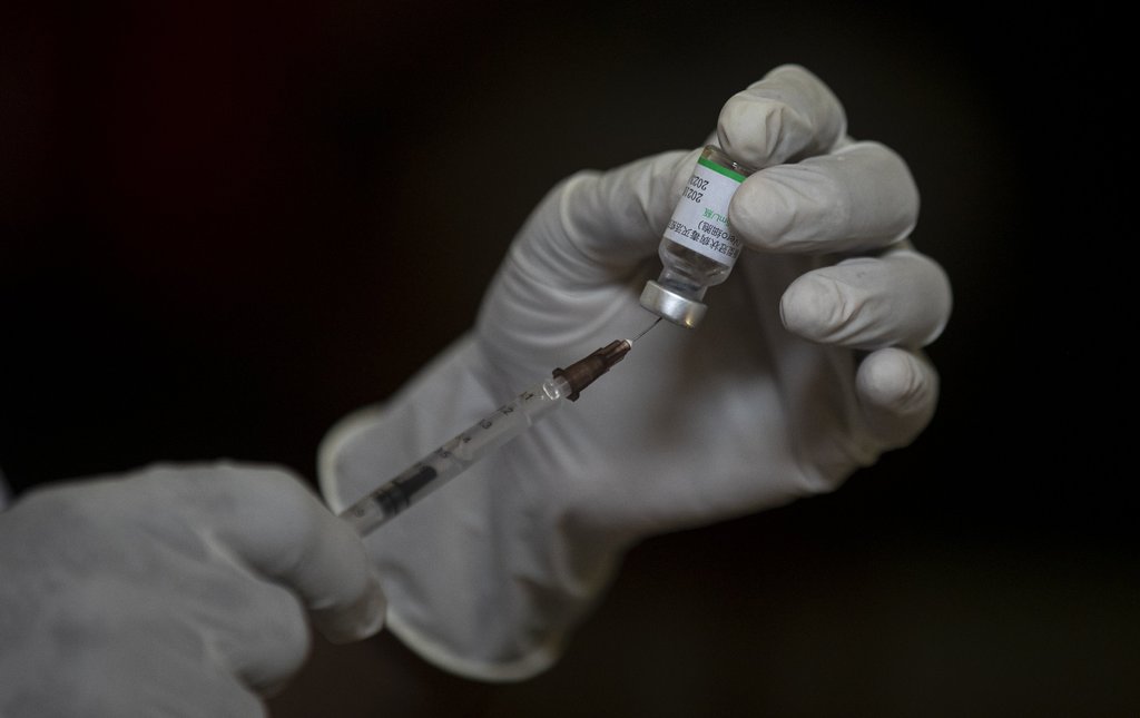 EUA busca influencia por vacunas