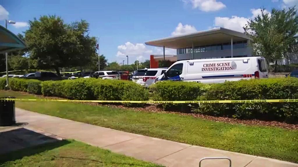 Matan a hombre en oficinas de inmigración en Florida