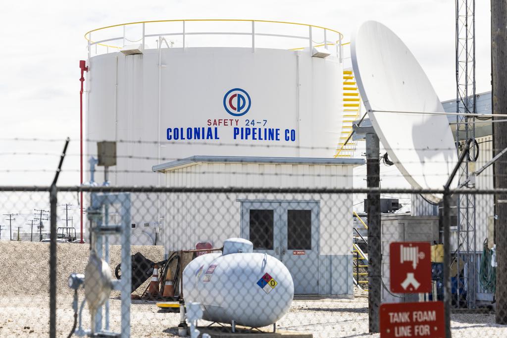Esperan reiniciar en días oleoducto hackeado en EUA