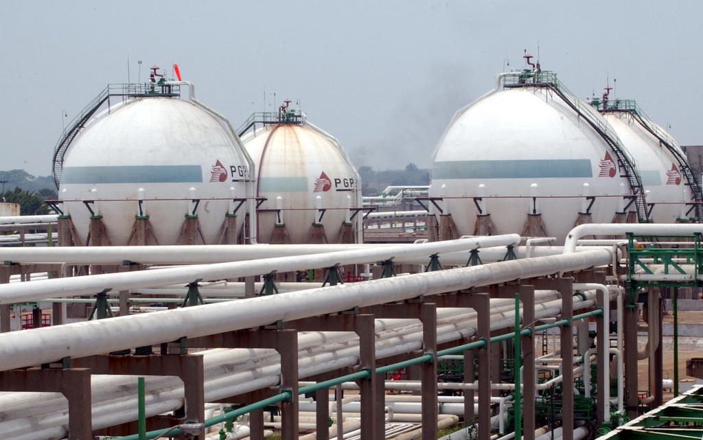Suman ocho suspensiones contra Ley de Hidrocarburos de AMLO