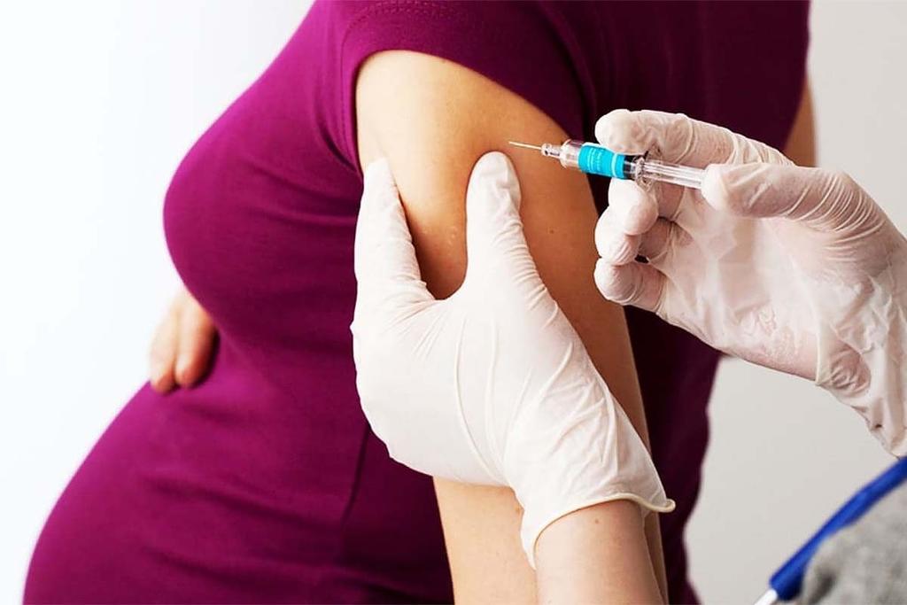 Detectan 'fallo' en registro para vacunación contra COVID-19 de embarazadas