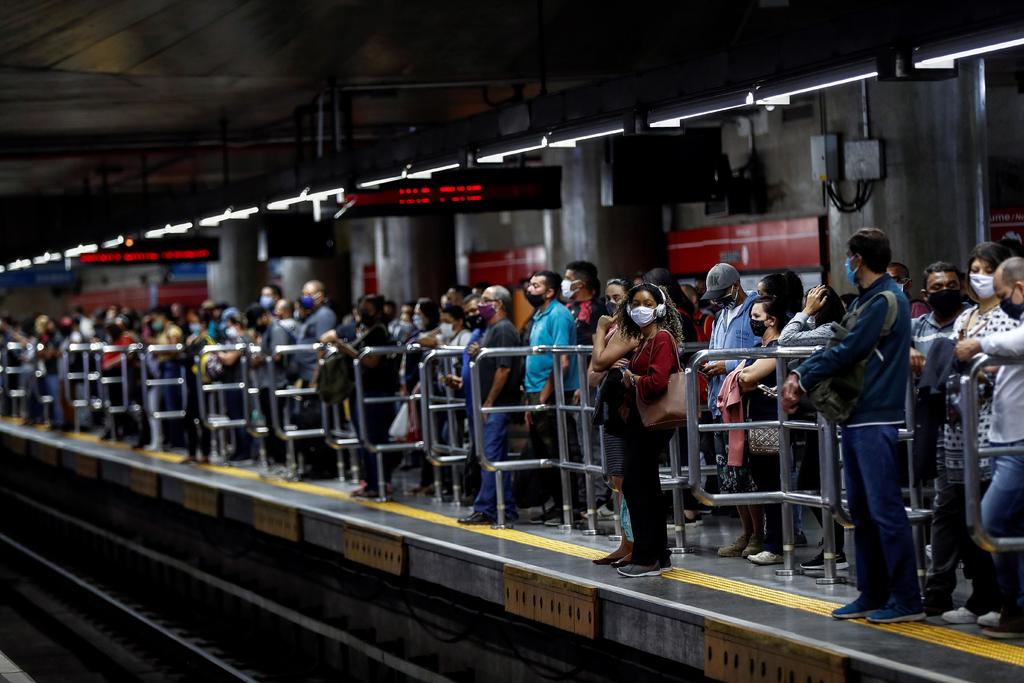 Instalará Sao Paulo puestos de vacunación contra COVID-19 en el metro