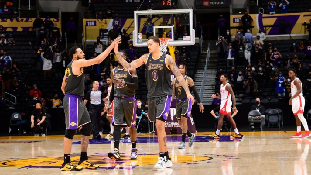 Lakers hilan tercera victoria frente a Rockets gracias a canasta tardía de Kuzma