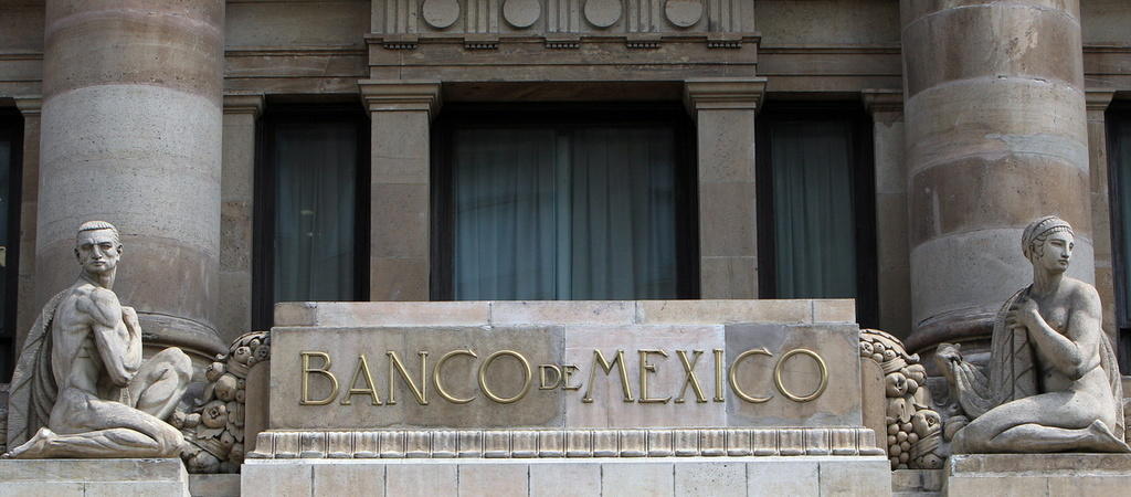 Mantiene Banxico tasas de interés en 4 %
