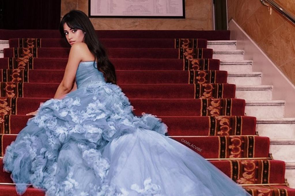 Revelan primer vistazo de Camila Cabello como 'Cinderella'