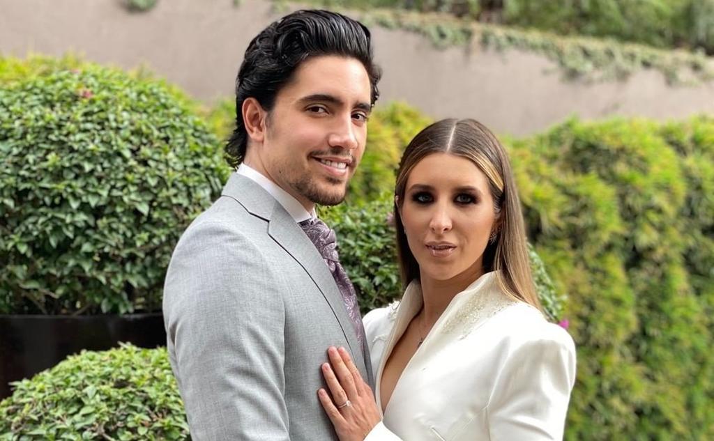 Se casan Alex Fernández y Alexia Hernández tras 10 años de noviazgo