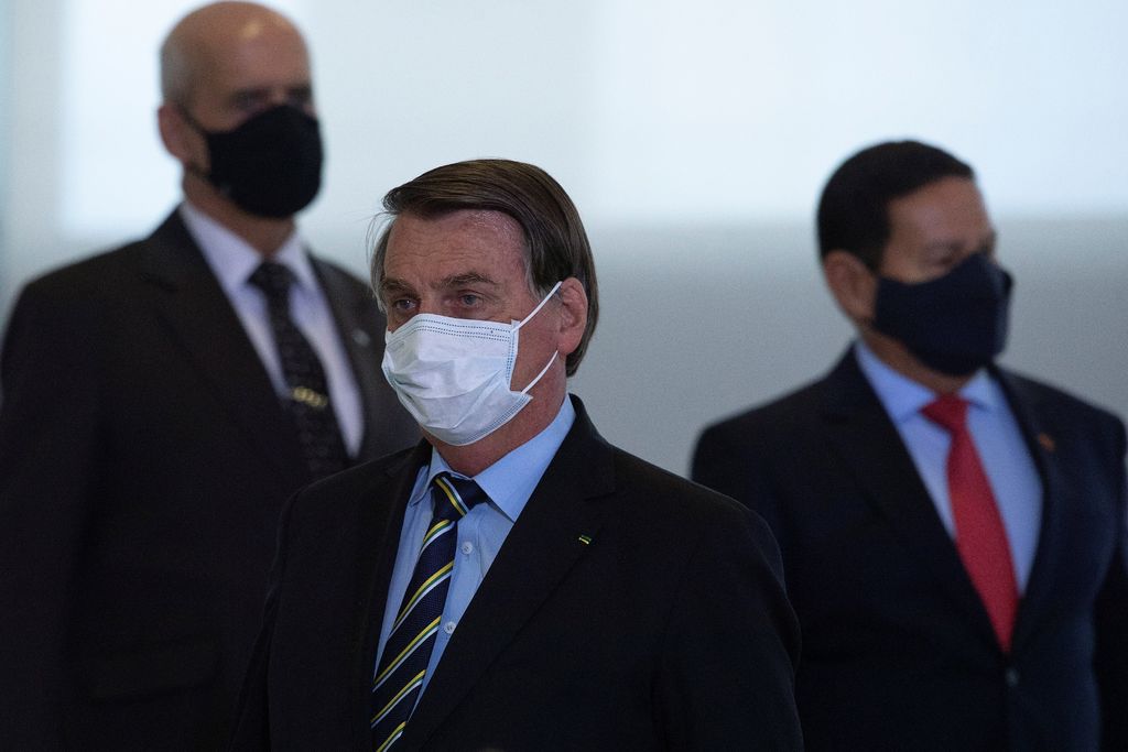Mitad de brasileños apoya juicio destituyente contra Bolsonaro
