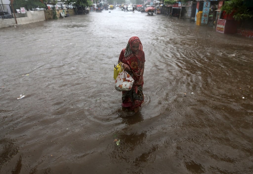 Ciclón en la India deja, al menos, 27 muertos