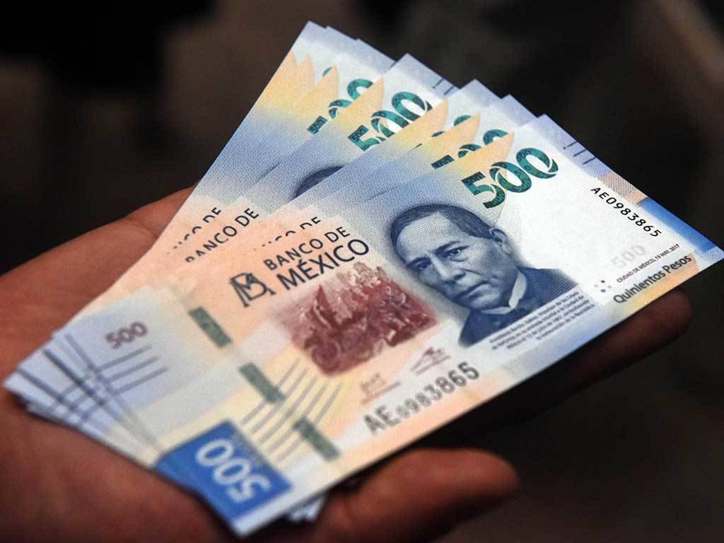 Sube demanda de efectivo por 10 de mayo en México