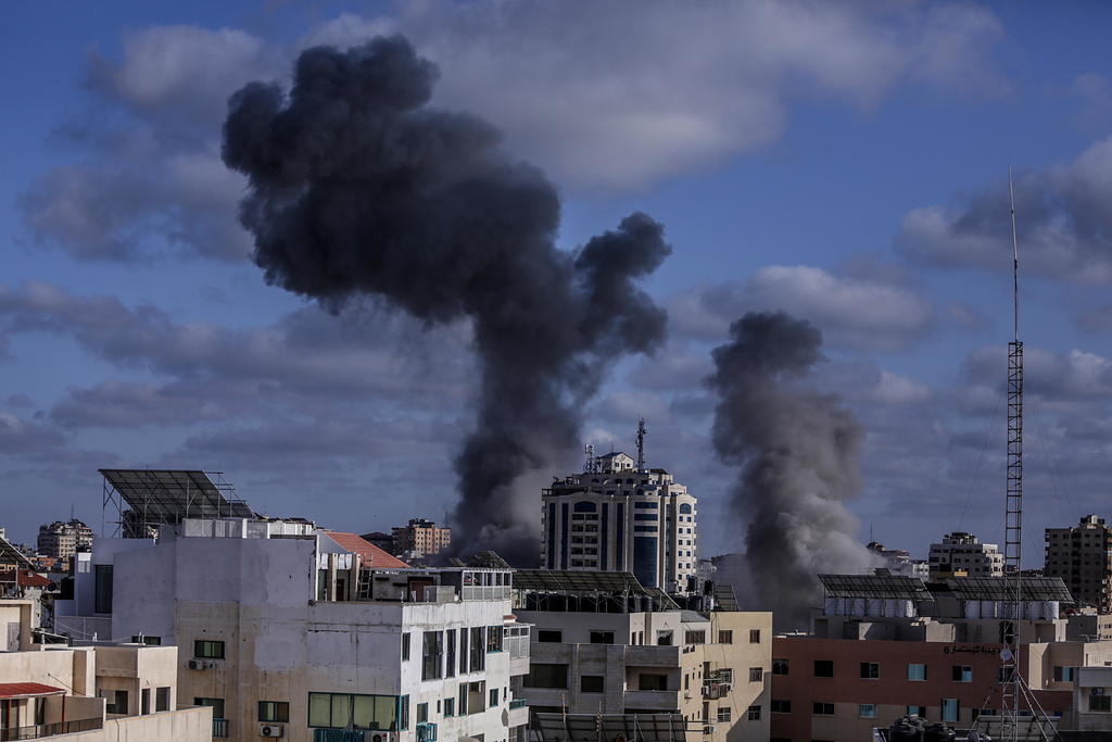 Continúa intercambio de fuego entre Israel y Gaza; se negocia tregua
