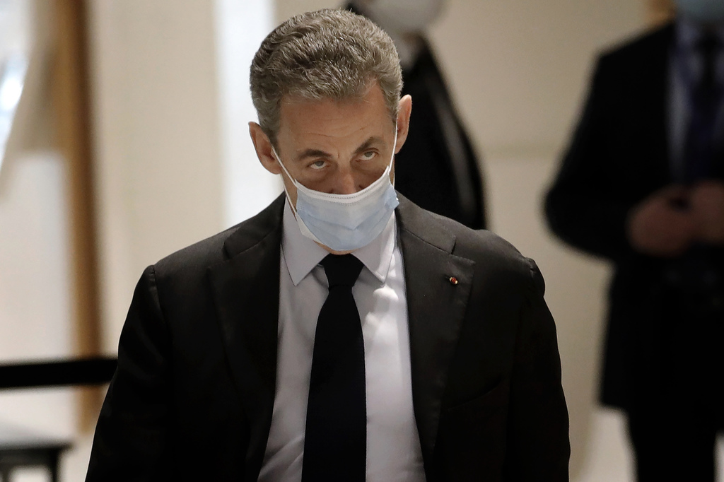 Inicia juicio a Sarkozy por gastos de campaña