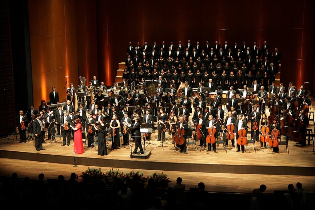 La Orquesta Sinfónica   interpreta a Chávez y Revueltes