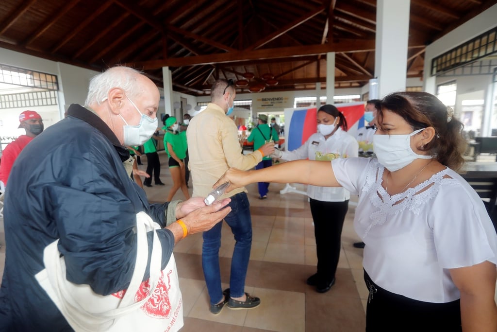 Pandemia reduce 94% la llegada de turistas a Cuba
