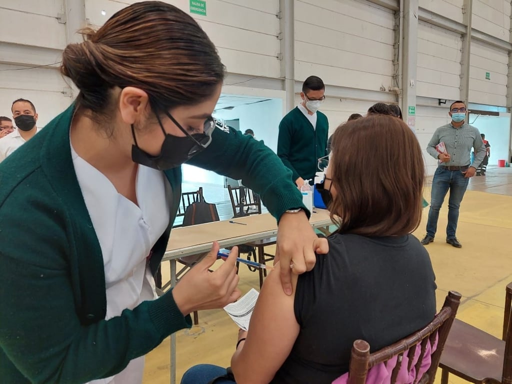 Suman 266 mil personas vacunadas en Durango