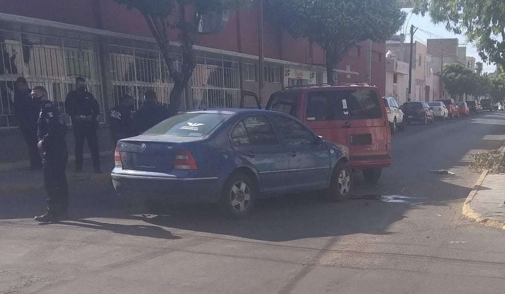 Se registra choque en calles Gómez Palacio e Hidalgo