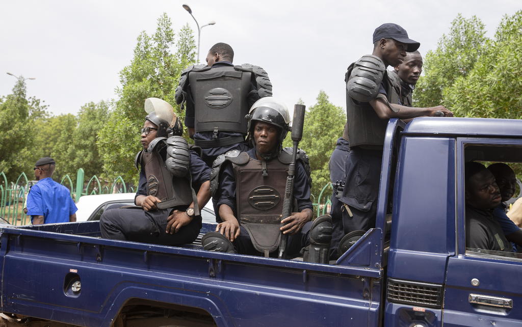 Amenaza Francia con represalias a quienes obstaculicen transición en Mali