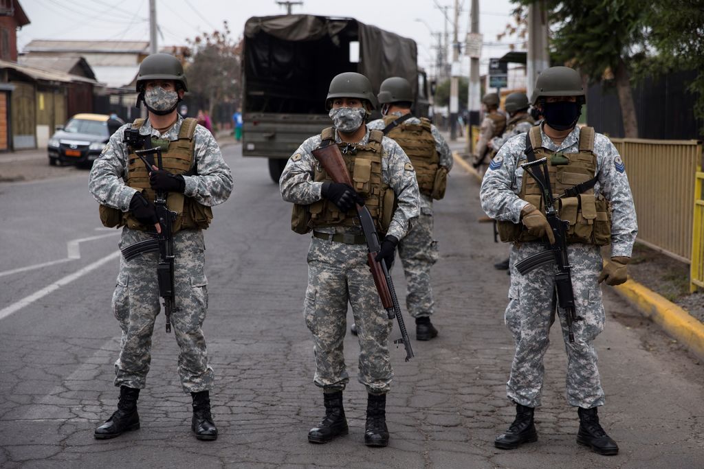 Militares chilenos, imputados por torturas durante toque de queda