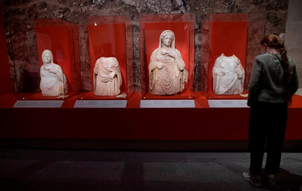 Museo Louvre expone obras robadas