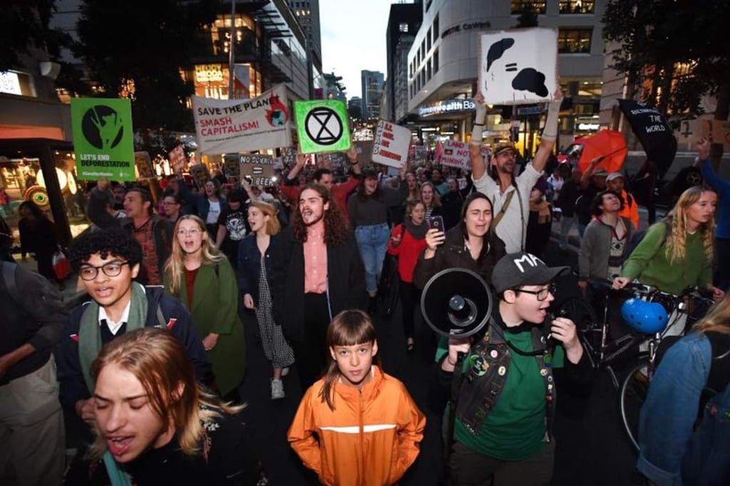Obliga tribunal a Australia a proteger a menores del cambio climático