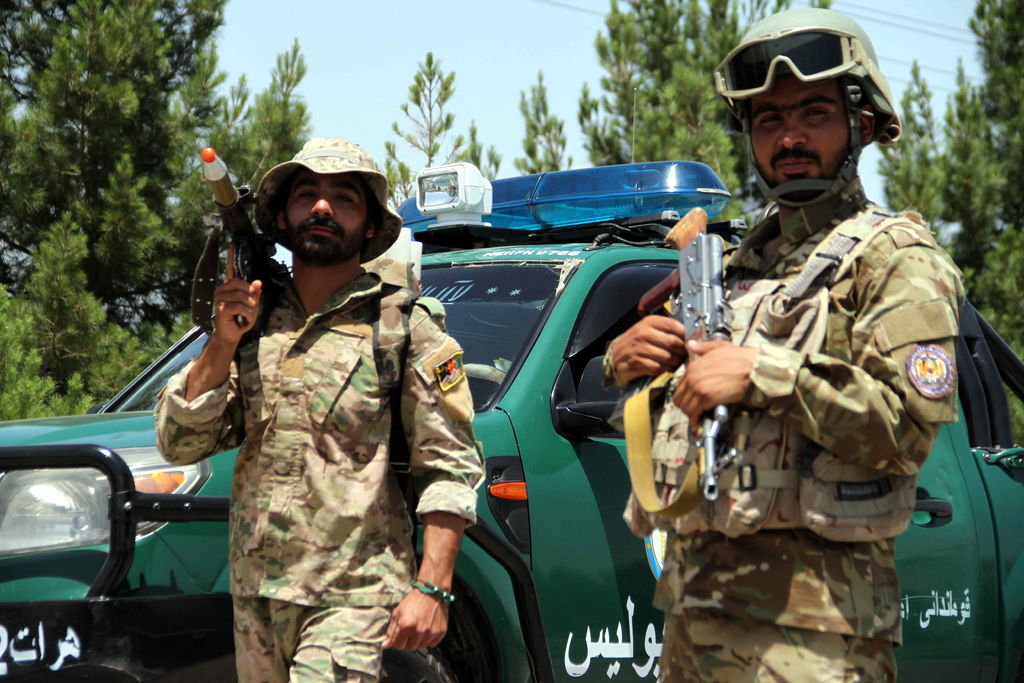 Financian a fuerzas afganas previo a salida