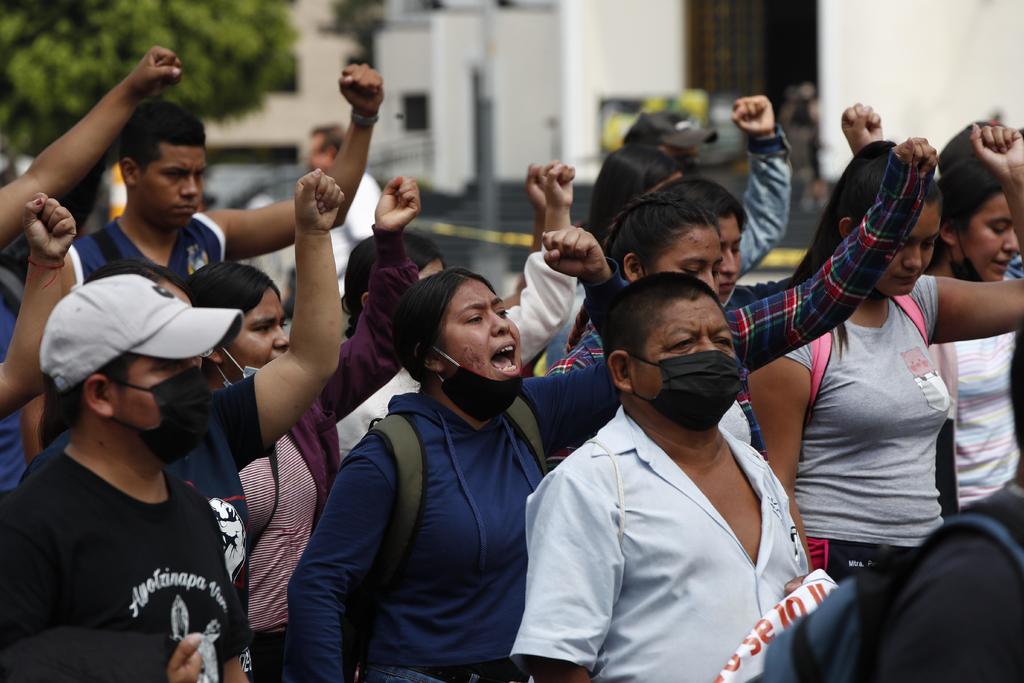 Liberan a normalistas detenidos en Chiapas