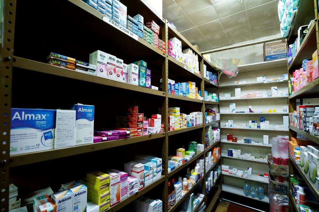 Critican farmacéuticos en México logística medicinal de 4T