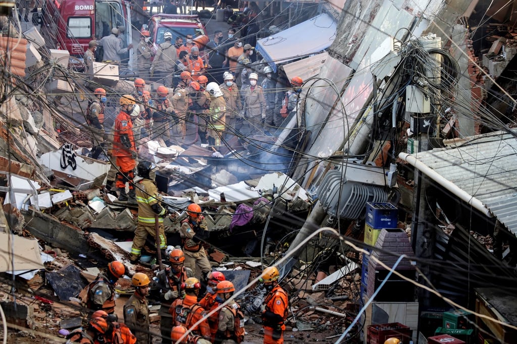 Desplome de edificio provoca 2 muertos
