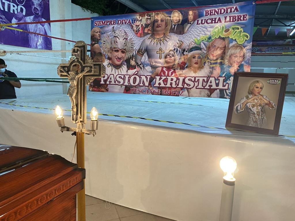 Familia y luchadores dan último adiós a Pasión Kristal