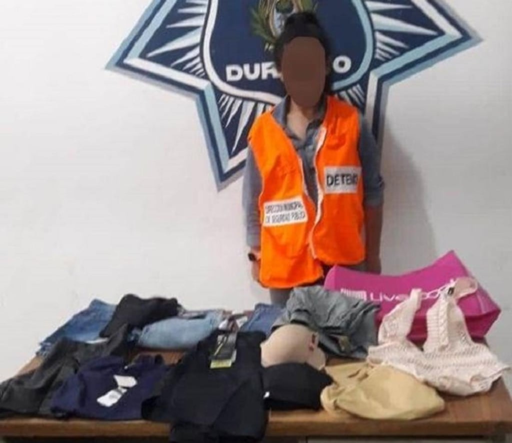 Arrestan a joven por robo de ropa en tienda departamental