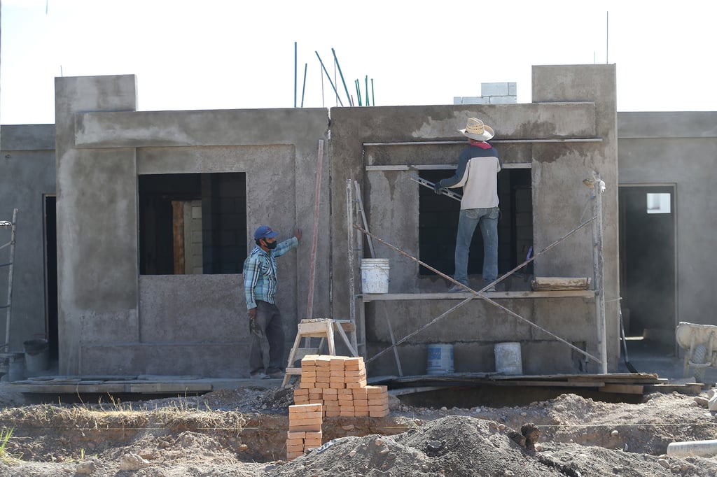 Frenan construcción de viviendas por la falta de agua