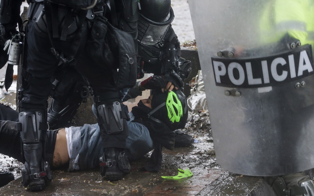 Exige HRW reformar a la Policía colombiana
