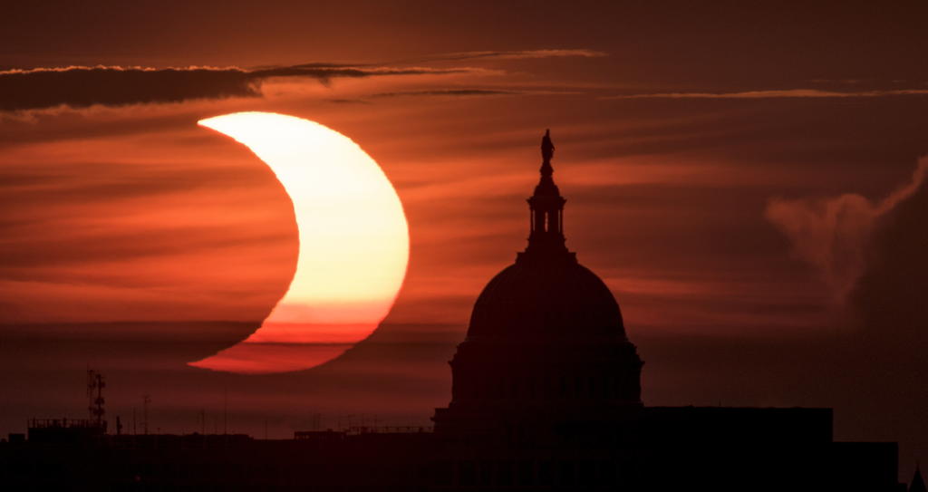 Así se ve el eclipse solar 'anillo de fuego' desde el Hemisferio Norte