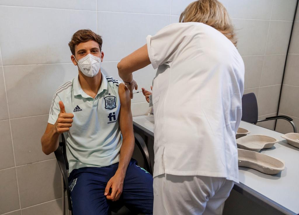 Selección española recibe vacuna antiCOVID