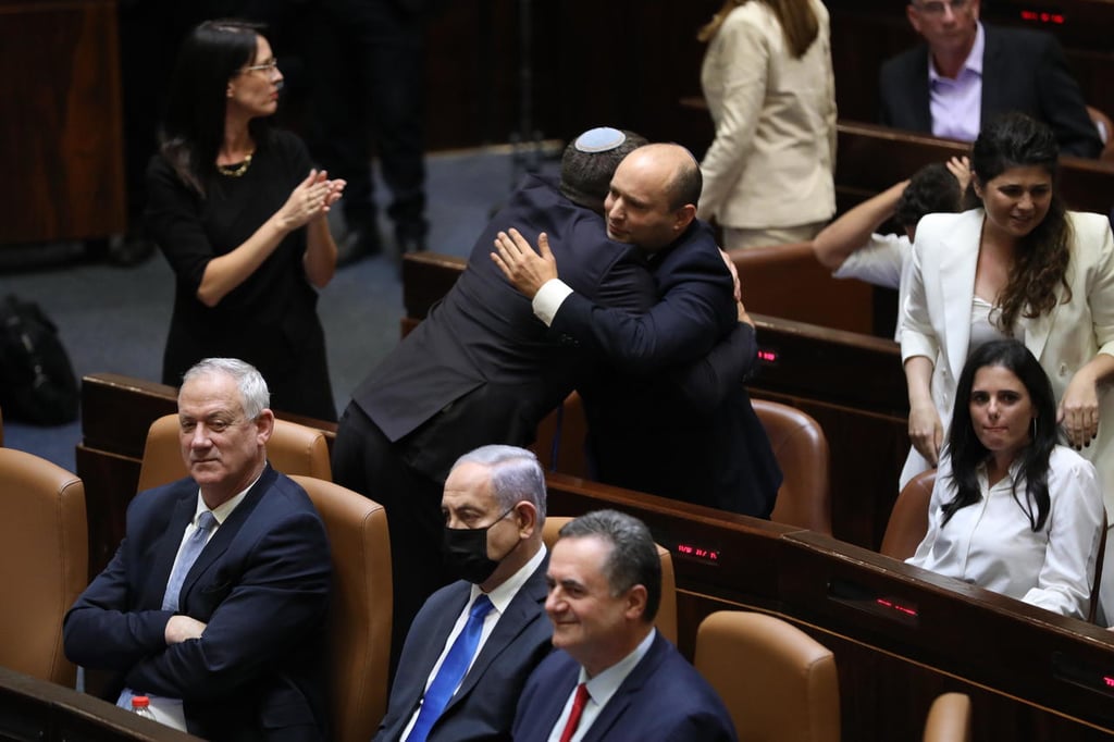 Amplia coalición logra derrocar a Netanyahu
