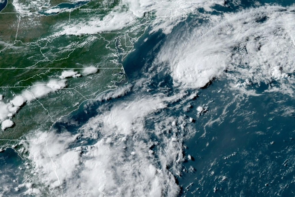 Se forma tormenta 'Bill' lejos de costas de Carolina del Norte