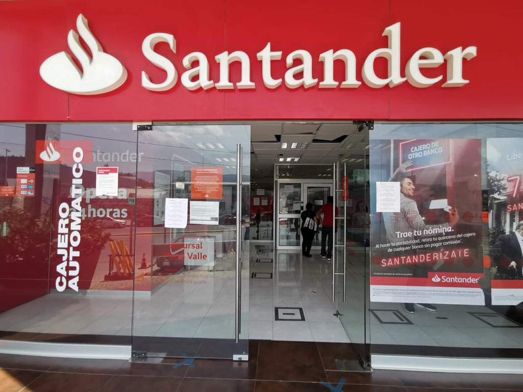 Santander México reporta intermitencias en servicios; afecta transferencias de usuarios