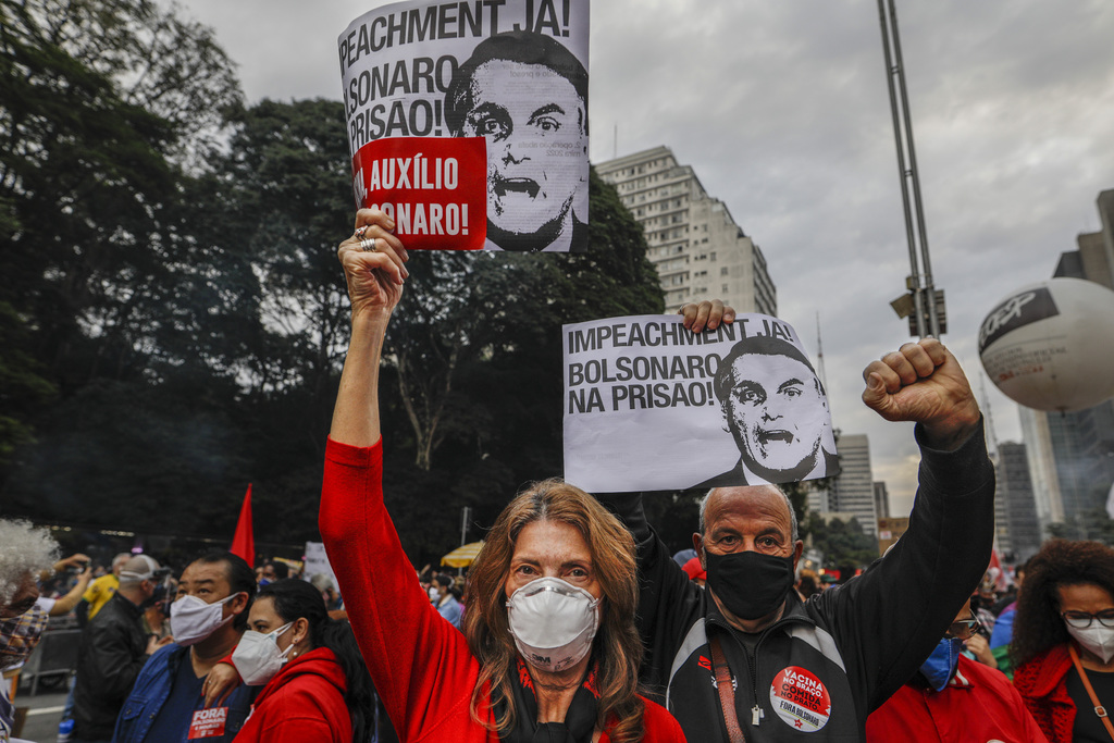 Protestan contra Bolsonaro al superar Brasil las 500 mil muertes