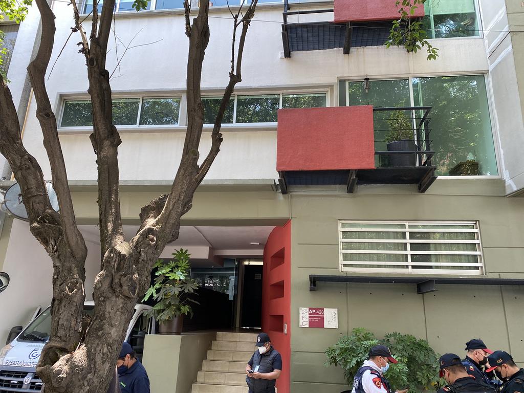 Joven mujer muere al caer de quinto piso en CDMX durante macrosimulacro