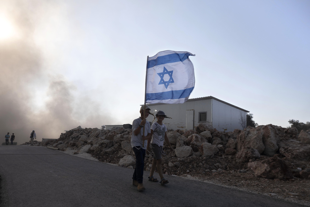 Israel aprueba construcción en asentamientos palestinos