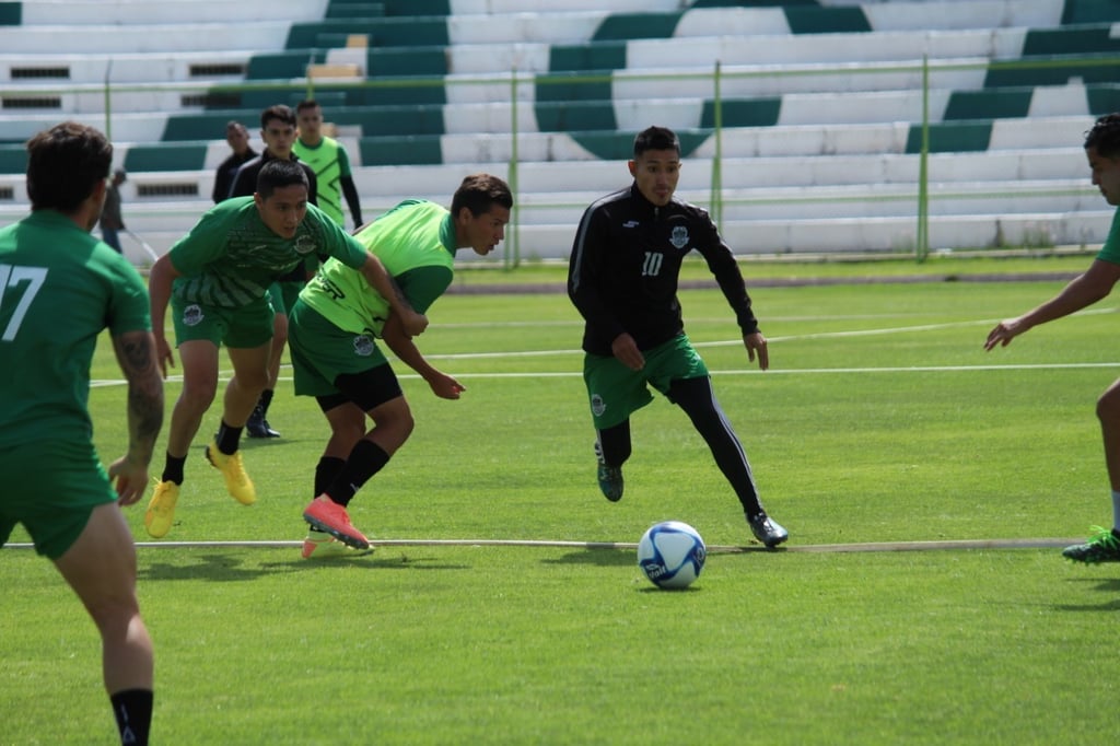 Alacranes juegan en Mazatlán