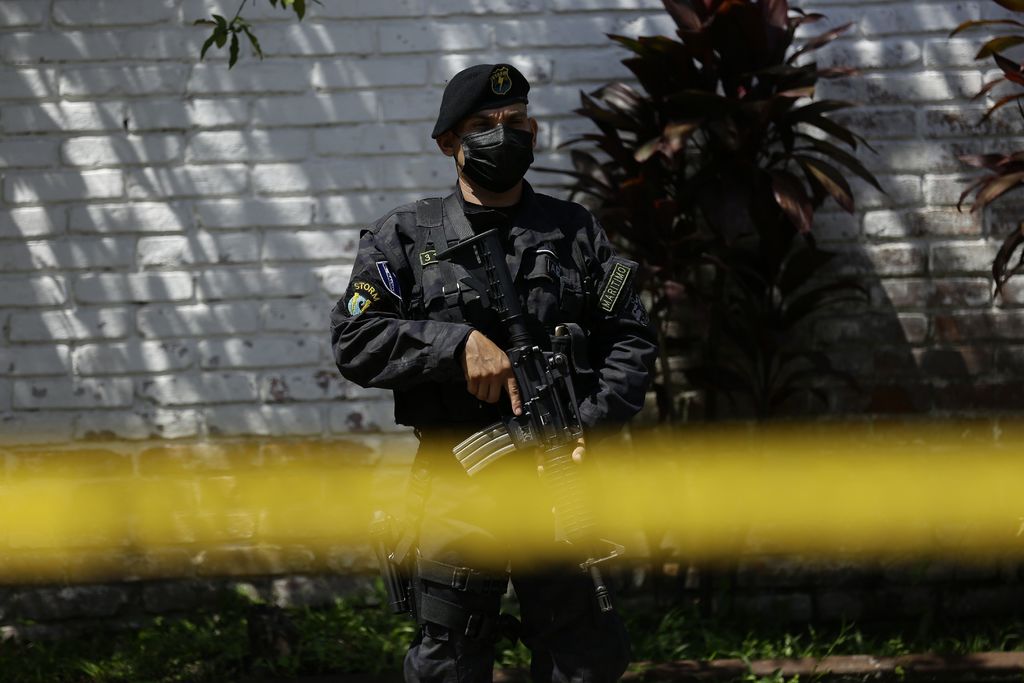 Fiscalía de El Salvador va contra funcionarios ligados a pandillas