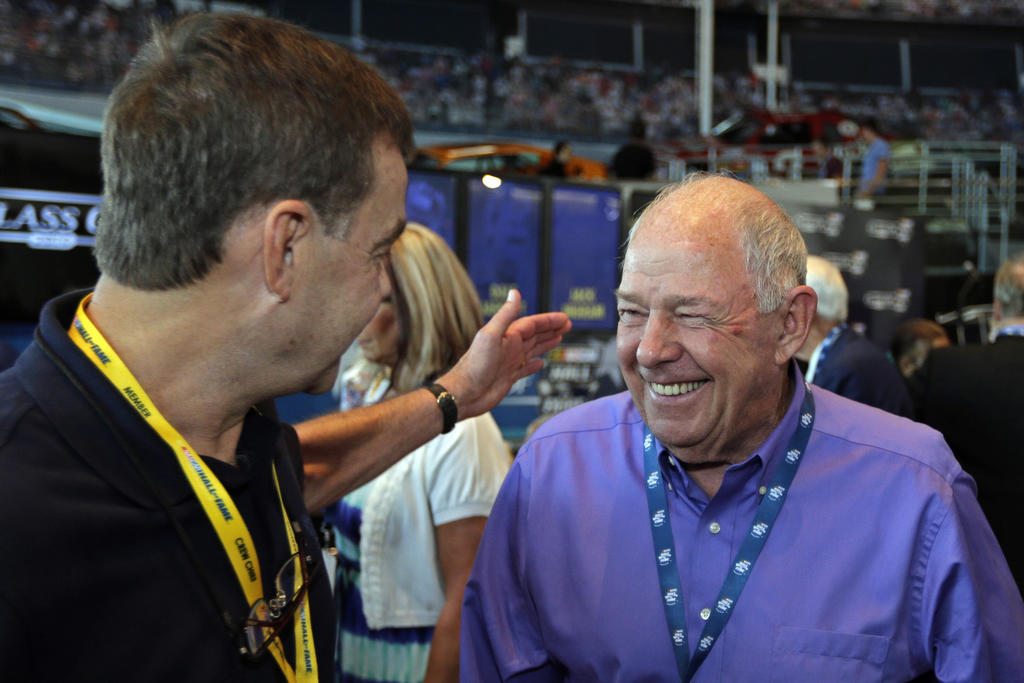 El piloto cinco veces campeón de NASCAR Jack Ingram muere a los 84 años