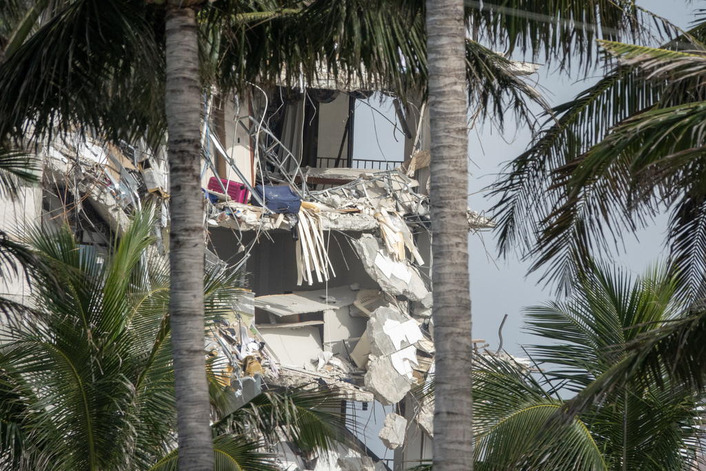 Marcelo Ebrard ofrece el apoyo de México a Miami tras colapso de edificio