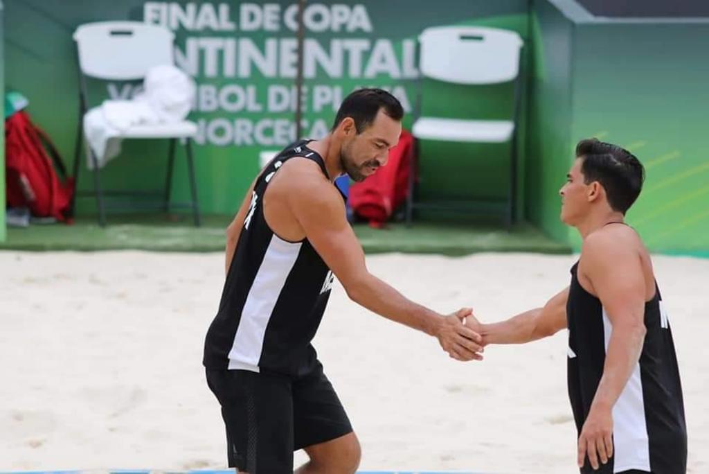 Las selecciones femeninas y masculinas de voleibol de playa de México clasifican a la final de la Copa Continental